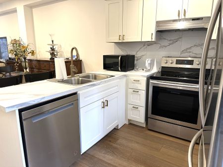 For Lease - 23 Rankin Crescent, Toronto, Ontario - Photo 2