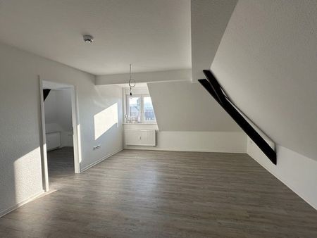 Wohnen im Herzen von Bruchsal - 2 Zimmer im Dachgeschoß mit Balkon - Foto 2