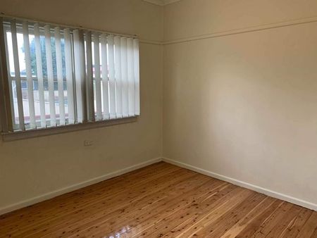 2 BEDROOM HOME WITH AIR CONDITIONING - Photo 4