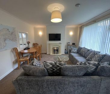 3 bedroom semi-detached bungalow to rent - Photo 4