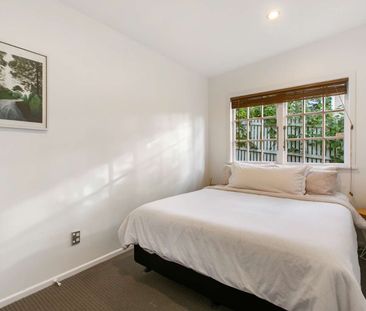 Charming Home on Roslyn Terrace - Photo 5