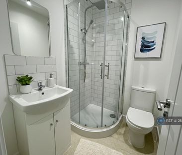 1 bedroom in a house share to rent - Photo 6