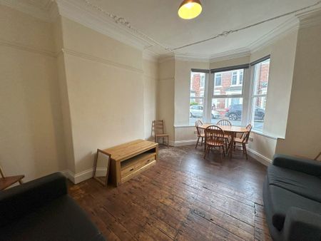 Cheltenham Terrace, Newcastle Upon Tyne - Photo 2
