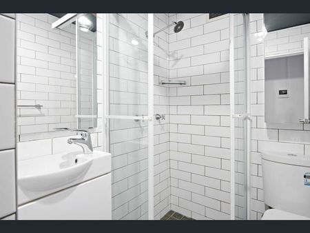 Modern Light-Filled Studio in Prime Surry Hills Location - Photo 5