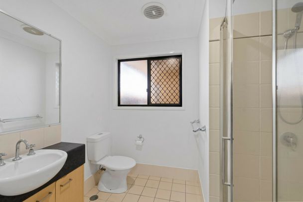 16 Lawley Street, Kedron QLD, Belconnen - Photo 1