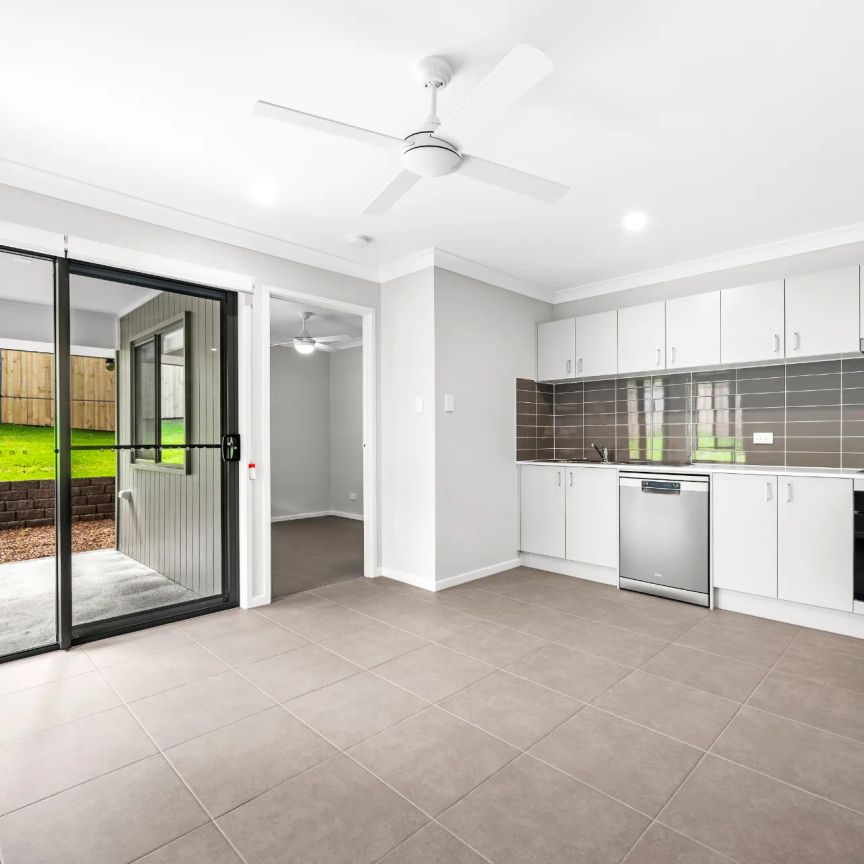 2 Bedroom Duplex with yard - Photo 1