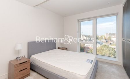 2 Bedroom flat to rent in Parrs Way, Hammersmith, W6 - Photo 4