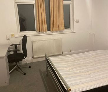 Room in a Shared House, Radley Road, BS16 - Photo 1