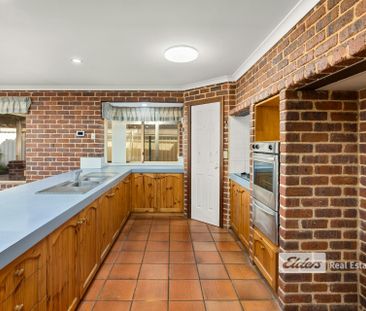 SPACIOUS FAMILY HOME - Photo 5