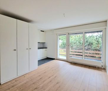 "Teilsanierte Studiowohnung mit Balkon per sofort zu vermieten!" - Photo 1