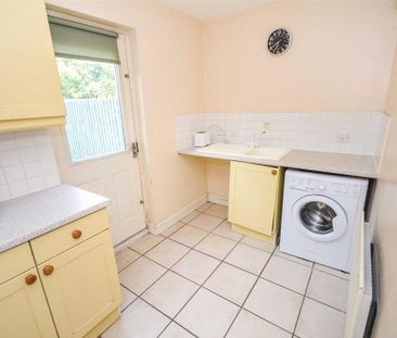 3 bedroom terraced house to rent - Photo 4