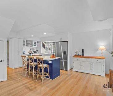 Renovated Townhouse with Private Courtyard in the Heart of Taringa - Photo 6