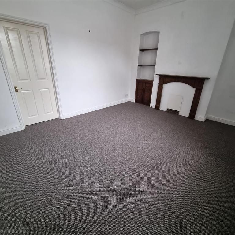 1 bedroom ground floor flat to rent - Photo 1