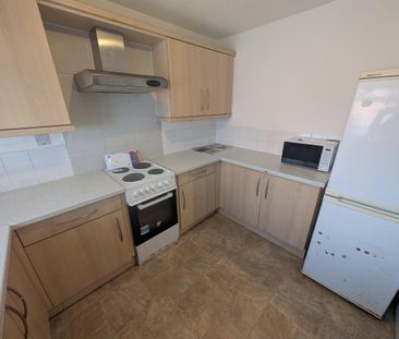 3 bedroom terraced house to rent - Photo 6