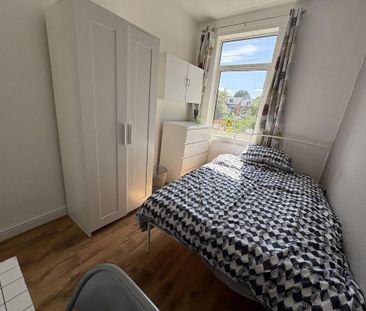 4 bedroom house to rent - Photo 1