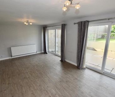 3 bedroom end of terrace house to rent - Photo 2