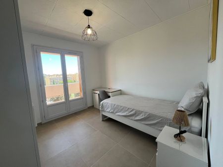 Location Appartement 5 pièces 92m² TOULON 83000 - Photo 5