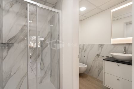 LUMINOSO 3.5 LOCALI IN ZONA CENTRALE - Foto 3