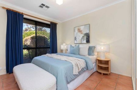 Low-Maintenance, Cosy Three Bedroom Home in a Quiet Court! - Photo 5