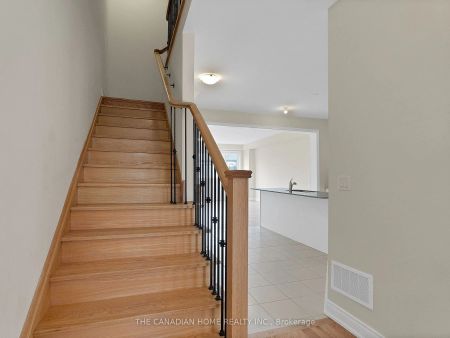 Property For Lease | W9262990 - Photo 5