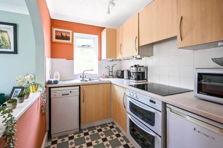 2 bedroom maisonette to rent - Photo 5