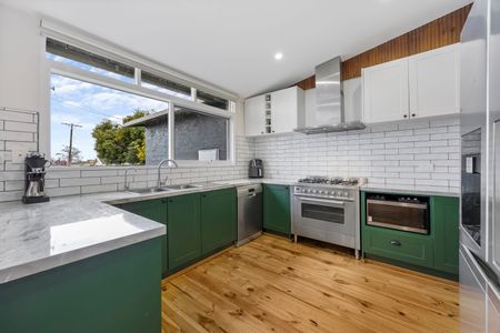 Neat & Convenient Living in a Central Wendouree Location - Photo 3