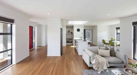 Ideal for Extended Whānau Living - Photo 2