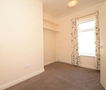 Terraced House to rent on - Photo 4