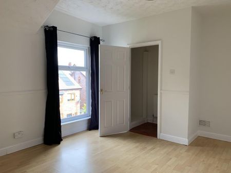 4 bedroom terraced house to rent - Photo 5