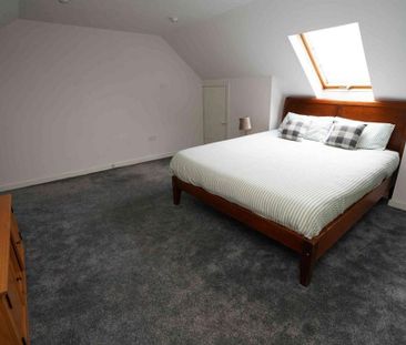 3 bedroom semi-detached house to rent - Photo 6