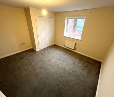 4 bedroom end of terrace house to rent - Photo 5