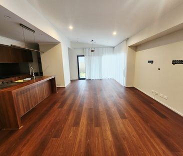 Designer Family Residence | 4 Bedrooms + Media Room | Ducted Air | ... - Photo 4