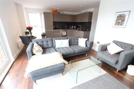 2 bedroom apartment to rent - Photo 2