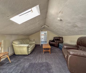 3 bedroom flat to rent - Photo 1