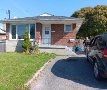 Gorgeous 3 bedroom MAIN level of a house!!! | 895 Myers Street, Oshawa - Photo 1