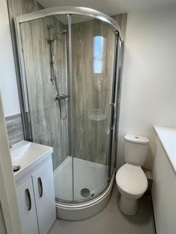 1 bedroom private hall to rent - Photo 5