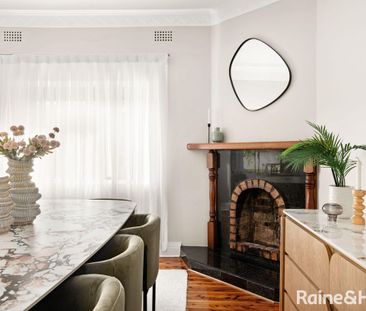 Charming Three Bedroom Home in Earlwood - Photo 4