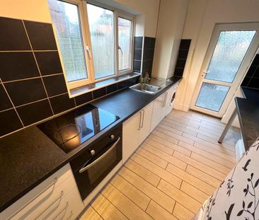 3 bedroom semi-detached house to rent - Photo 5