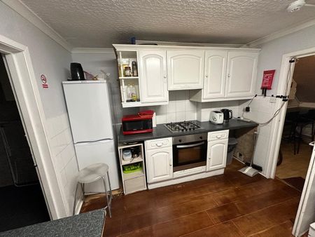 Room in a Shared Flat, Ranelagh Road, NW10 - Photo 5