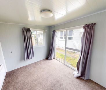 Castlecliff - 3 Bedrooms - Photo 5