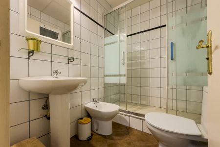 Room for rent in Carabassa street - Photo 4