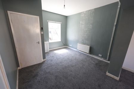 3 bedroom House To Let - Photo 3