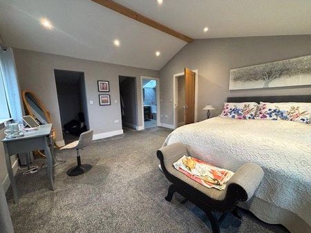 5 bedroom detached house to rent - Photo 4