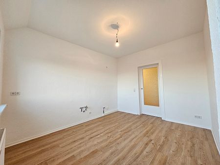 Ihr neues Zuhause erwartet Sie! Erstbezug nach komplett Renovierung mit Einbauküche - Photo 5