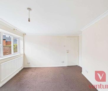 Silver Street, Newport Pagnell, MK16 - Photo 2