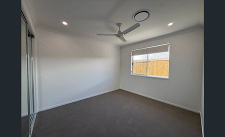 Spacious 4-Bedroom, 2-Bathroom House With Ducted Airconditioning - Photo 5