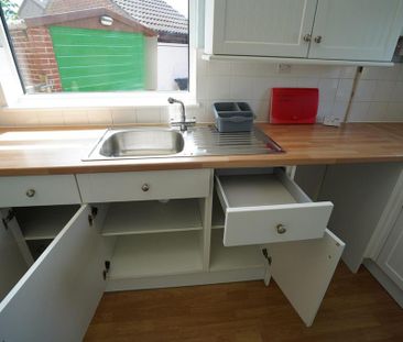 2 bedroom semi-detached house to rent - Photo 6