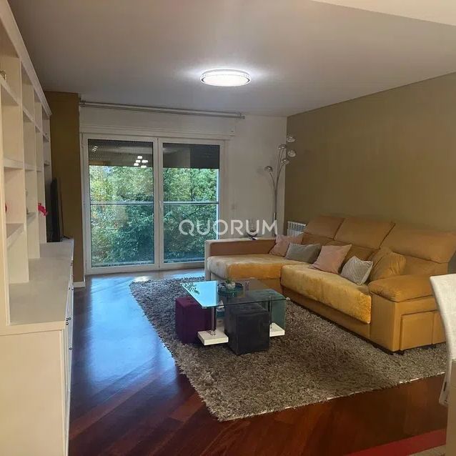 Alquiler de piso en Plaza Euskadi - Photo 1