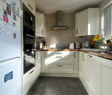 3 bedroom semi-detached house to rent - Photo 4