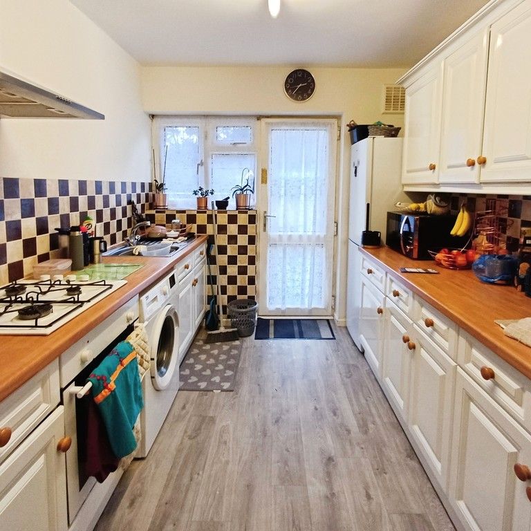 Knole Gardens, Bournemouth - Photo 1